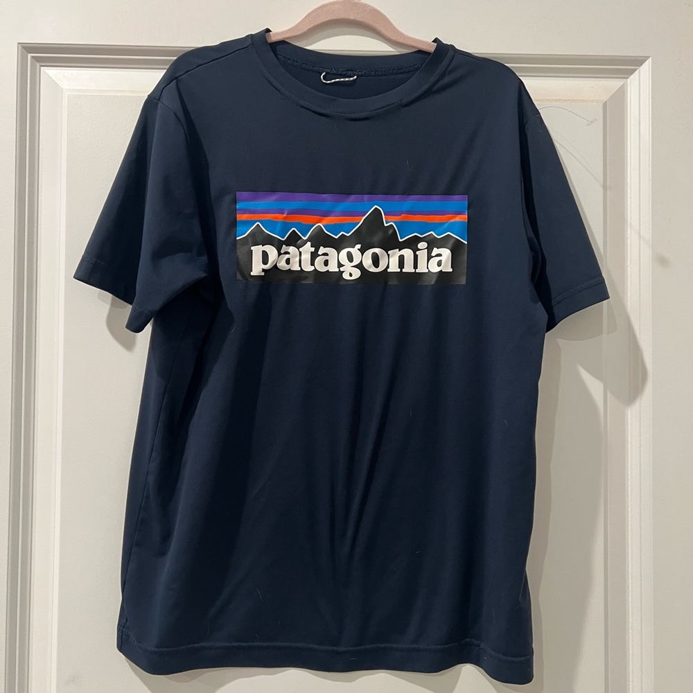 Patagonia boys Navy Blue T-Shirt